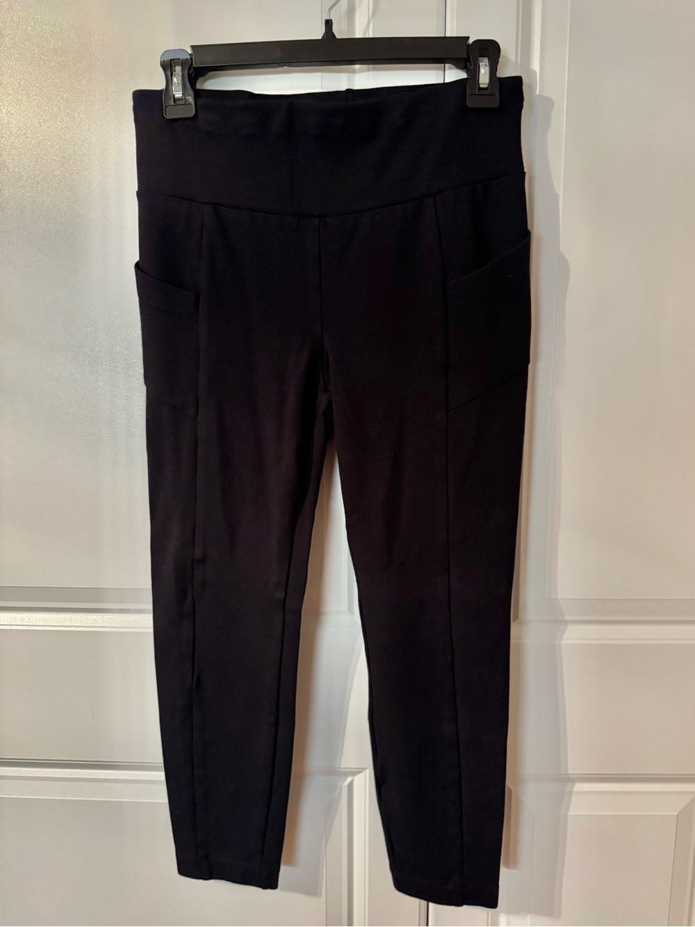 CAbi Black Leggings with Side Pockets Sz Small